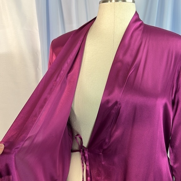 Delicates purple satin polyester robe with toe waist medium - Picture 4 of 9